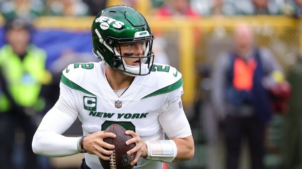 Follow live: Jets eyeing fifth straight win, host rival Patriots