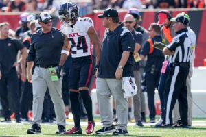 Top Falcons CB Terrell suffers hamstring injury