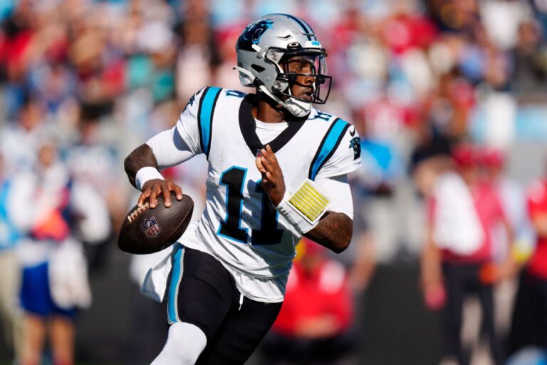 Walker to stay Panthers' starting QB at Atlanta