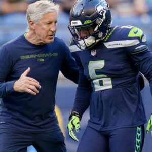 Seahawks' Carroll: NFL should mull grass vs. turf