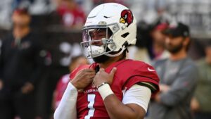 Cards QB Murray expects to return against Bolts