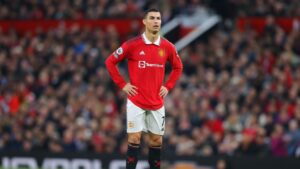 Sources: United warn Ronaldo in exit battle