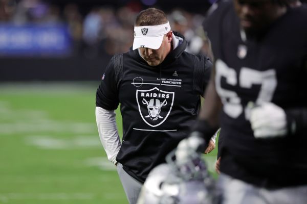 Carr, Adams applaud Davis' defense of McDaniels