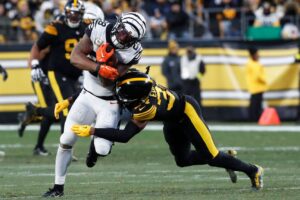 Bengals RB Mixon suffers concussion vs. Steelers