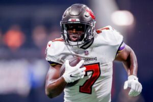 Buccaneers rule out RB Fournette vs. Browns