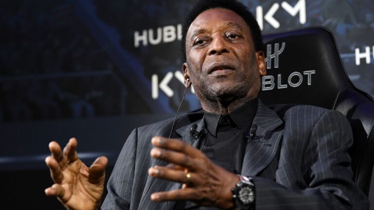 Pele in hospital; daughter says 'no emergency'