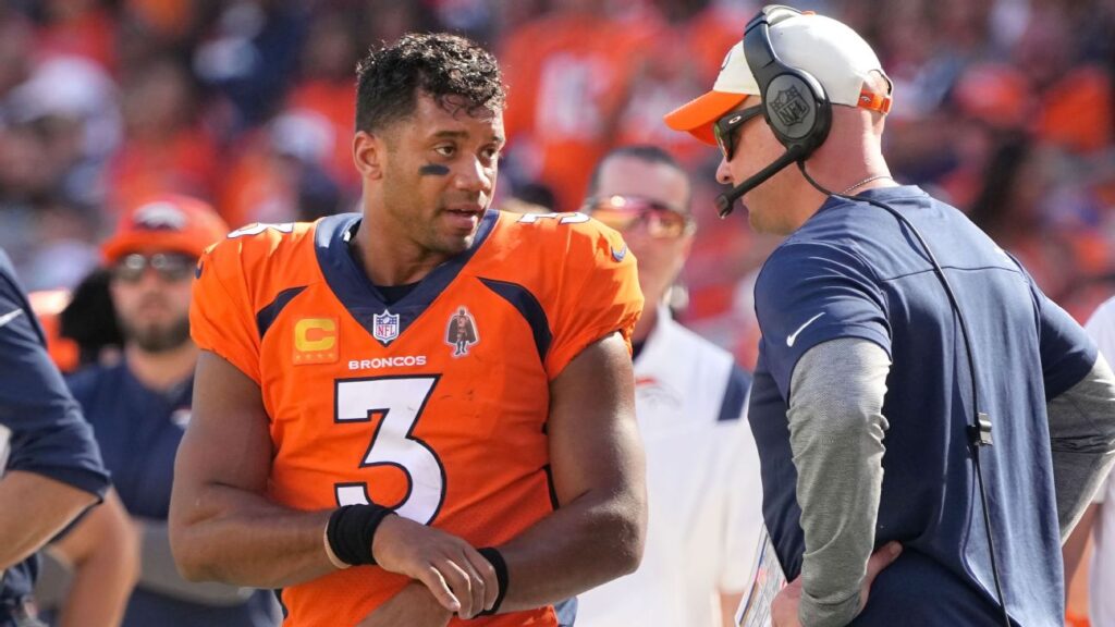 Broncos still believe in Wilson, say QB is fixable