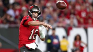 Brady leads record-setting comeback as Buccaneers take down Saints