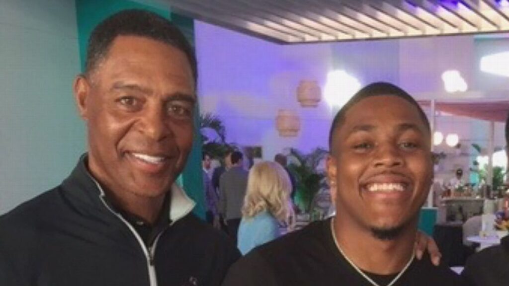 Josh Jacobs, Hall of Famer Marcus Allen forge generational Raiders running back bond