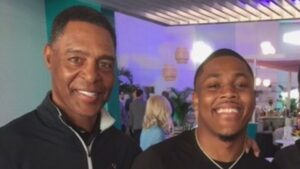 Josh Jacobs, Hall of Famer Marcus Allen forge generational Raiders running back bond