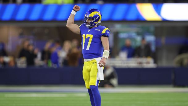 Raiders costly penalties give Mayfield, Rams opening for victory