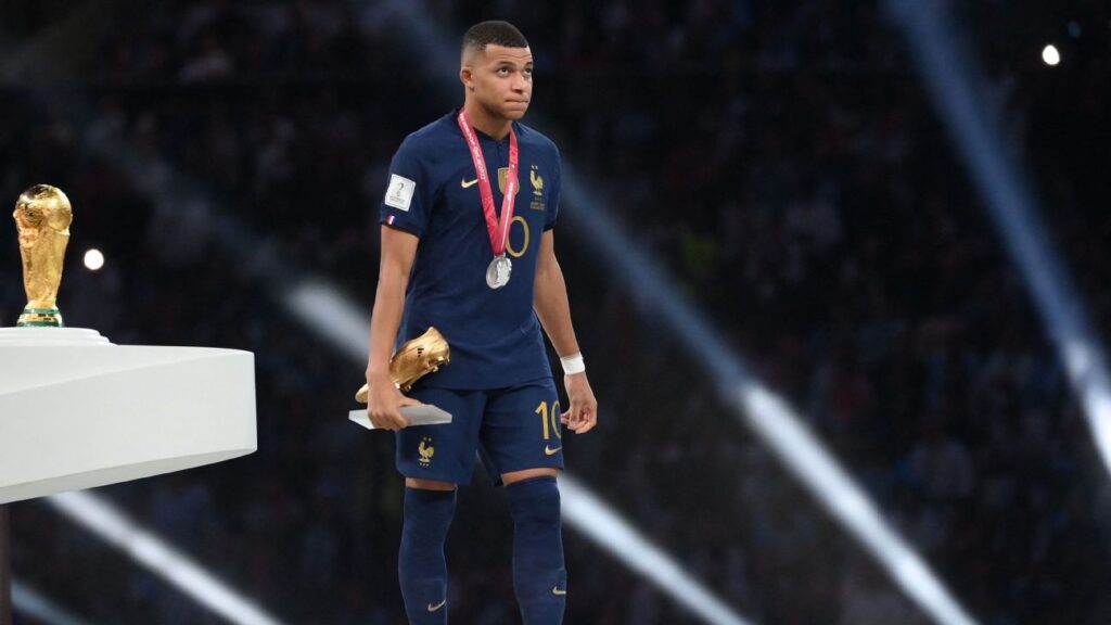 Mbappe beats Messi to World Cup Golden Boot