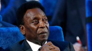 Pele in hospital for Christmas as cancer worsens