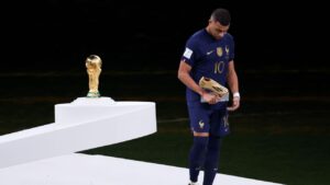 Mbappe brushes off 'futile' Martinez WC taunts