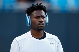 Arrest warrant issued in Tampa for Antonio Brown