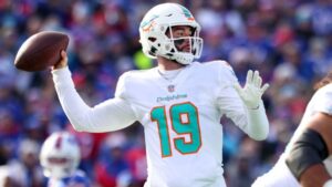 Dolphins rally from 17-point deficit to take second-half lead over Bills