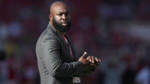 Titans hiring 49ers' Carthon as GM, sources say