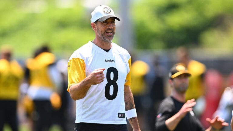 With Aaron Rodgers, how will Steelers' offense change? OC Arthur Smith says team's attack is less 'obvious'