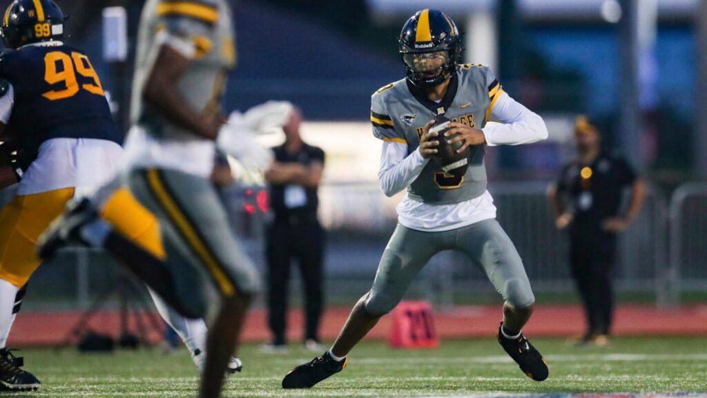 Dia Bell named Elite 11 MVP: Five-star QB becomes first Texas commit to win award