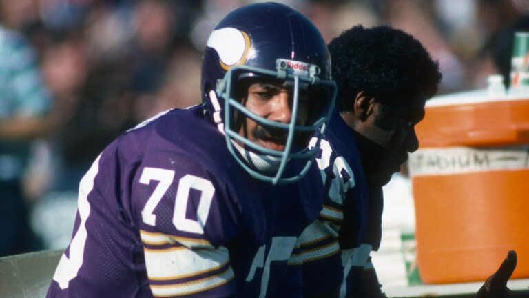 Jim Marshall dies at 87: Vikings legend was a member of the famous 'Purple People Eaters' defensive line