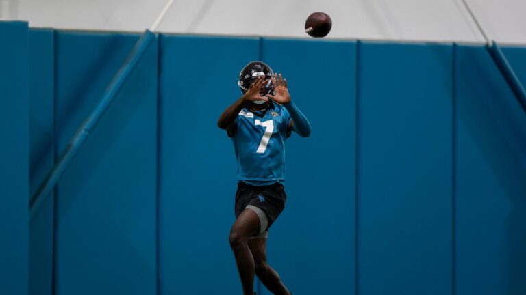 Jaguars WR Brian Thomas Jr. exits practice with shoulder injury, coach says 'just precautionary'