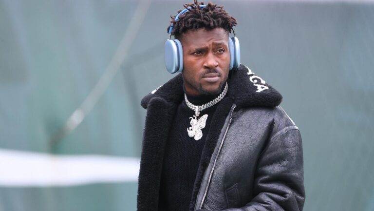 Antonio Brown sought for arrest on attempted murder charge by Miami-Dade Police, per report