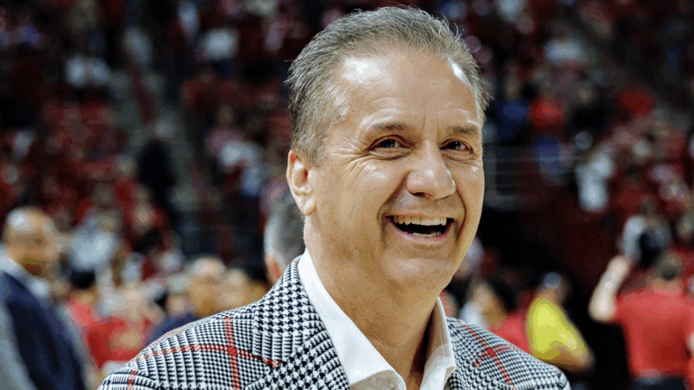 Arkansas' John Calipari says Knicks coaching vacancy is 'hell of a job,' but remains committed to Razorbacks