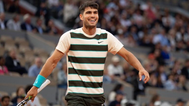 Carlos Alcaraz vs. Lorenzo Musetti odds, prediction: Expert reveals free 2025 French Open semifinal picks