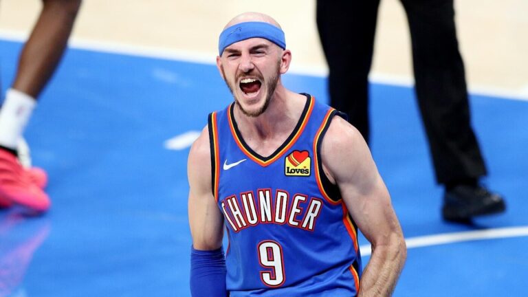 Alex Caruso clarifies he's joking about Lakers' 2020 bubble title not being real championship: 'I had 3 beers'