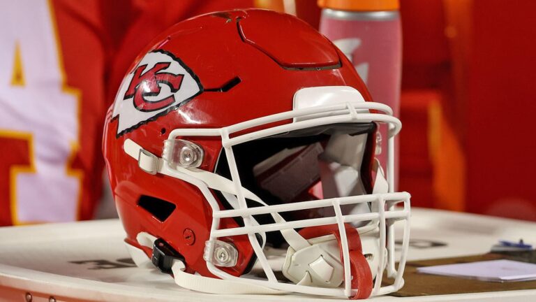 Kansas City mayor optimistic Chiefs will remain in Missouri, amidst Kansas' offer for team to move