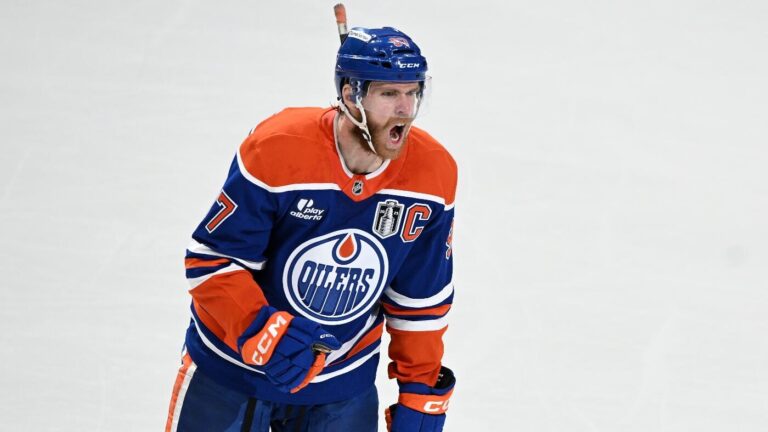 How to use the FanDuel 25% parlay boost token: Panthers vs. Oilers Game 3 odds, picks, predictions