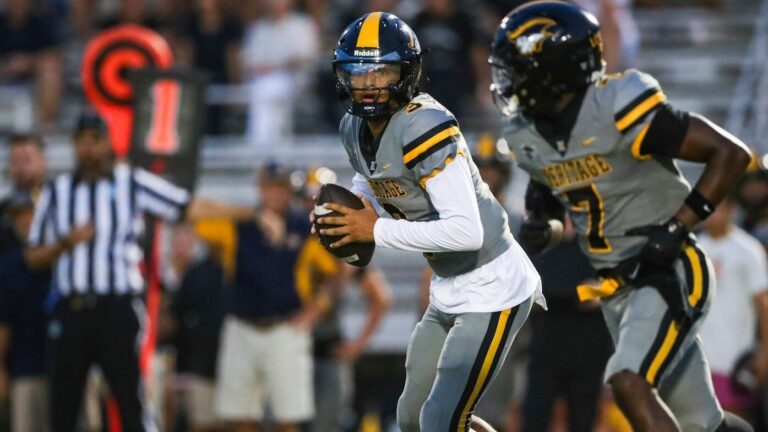 Texas 5-star QB commit Dia Bell carves own path in football with assist from father, ex-NBA standout