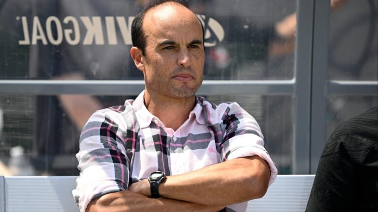 Landon Donovan on USMNT one year before World Cup: 'A coach shouldn't have to coach effort'