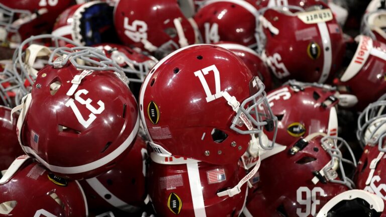 Kierston Russell, twin sister of Alabama 5-star QB Keelon Russell, dies at 18