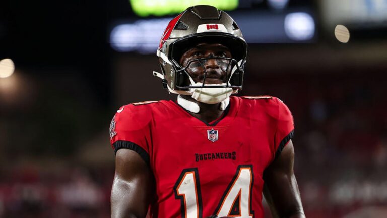 Buccaneers' Chris Godwin adding 'Jr.' to his name to honor late father