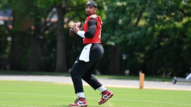 What we learned at Eagles OTAs: Beware of Jalen Hurts' deep ball; Vic Fangio spills the tea about the defense