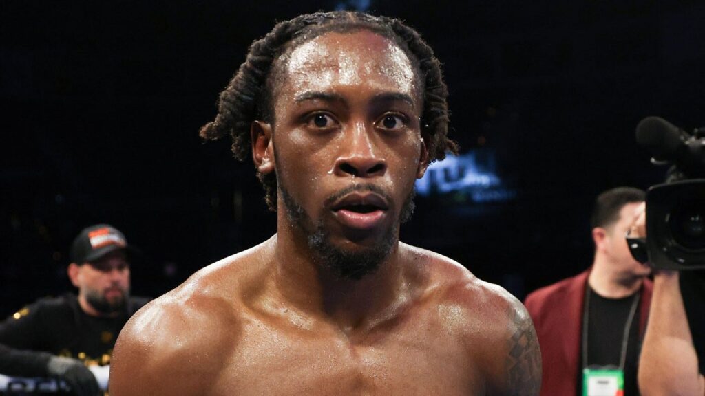 Keyshawn Davis ejected from building after he and brother Keon allegedly jumped another fighter in locker room