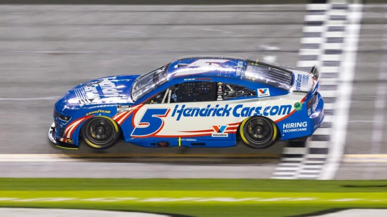 2025 NASCAR FireKeepers Casino 400 odds, picks, prop bets: Expert who nailed 17 winners backing 100-1 longshot