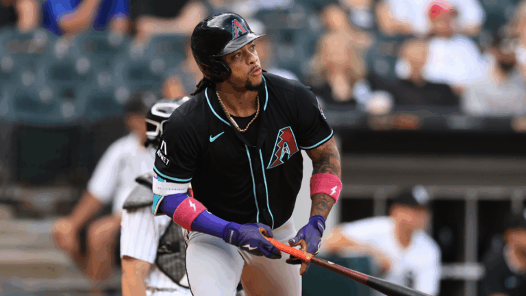 Diamondbacks' Ketel Marte breaks down in tears on field after 'idiot' fan heckles him about his late mother