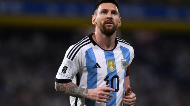 Chile vs. Argentina prediction, where to watch Lionel Messi, live stream: World Cup qualifying odds, lineups