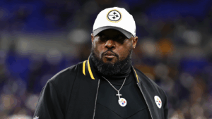 Steelers 'lowballing' NFL teams in trade talks for offensive playmaker after Aaron Rodgers signing