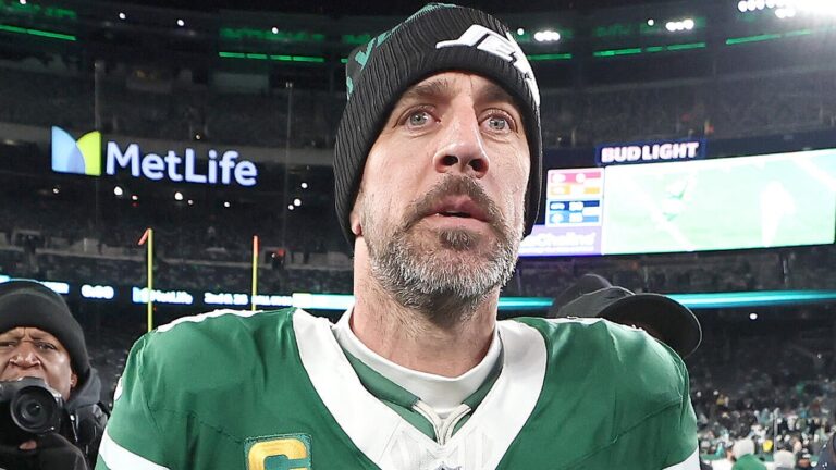 Aaron Rodgers set to become oldest player in Steelers' 92-year history: QB will also be NFL's elder statesman