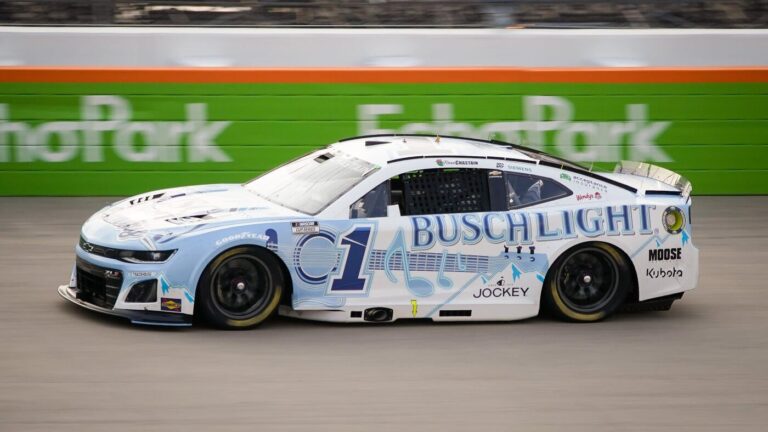 NASCAR at Atlanta odds, predictions, props: 2025 Quaker State 400 picks from model that hit 23 winners