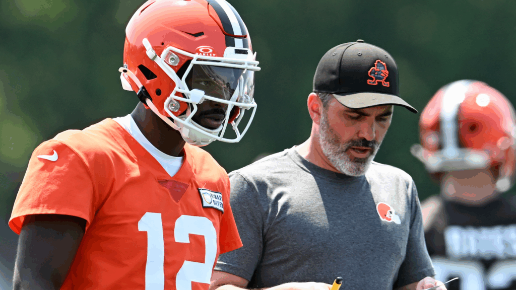 Former AFC North star T.J. Houshmandzadeh casts doubt upon QB Shedeur Sanders in Browns camp