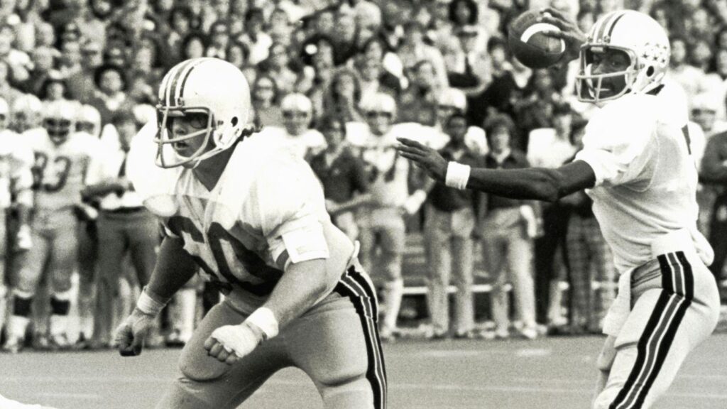 Ted Smith dies at 71: Former Ohio State lineman paved way for Archie Griffin's pair of Heisman Trophy seasons