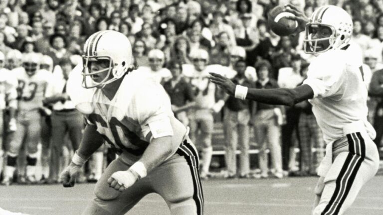 Ted Smith dies at 71: Former Ohio State lineman paved way for Archie Griffin's pair of Heisman Trophy seasons