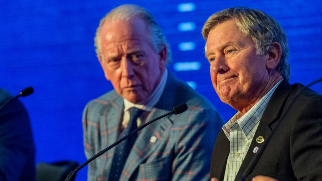 Steve Spurrier half-baked swipe at Arch a revival of long-held fixation with Manning family