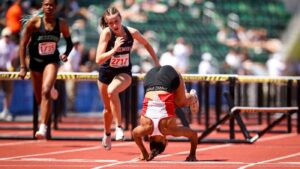 WATCH: Oregon high school hurdler somersaults across finish line to win state title in spectacular fashion