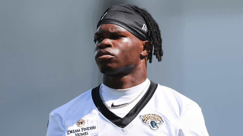 Ex-Super Bowl champion doubts Travis Hunter's two-way NFL stardom, says Jaguars should 'test his armor'