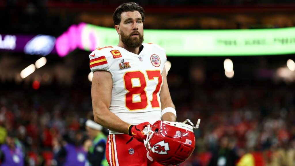 Travis Kelce opens up about returning to Chiefs, spurning retirement: 'Last year wasn't a success for me'